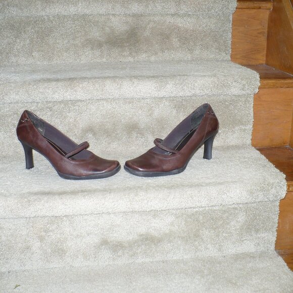 NINE WEST BROWN HIGH HEEL SHOES, - Picture 1 of 4